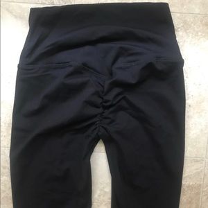 Abs2b Black scrunch butt booty leggings Medium